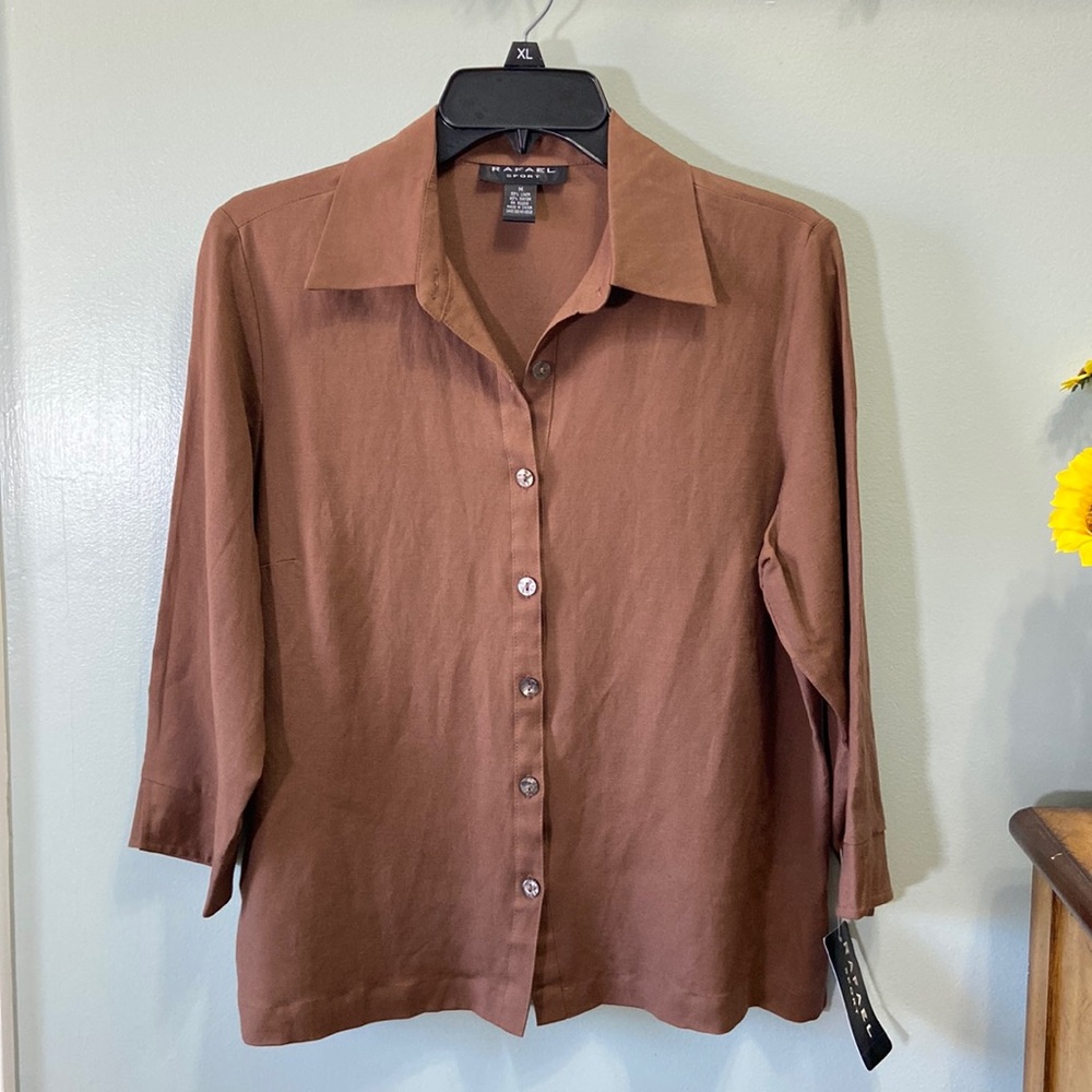 NWT Rafael Sport Women’s Brown Button Down Blouse Size Medium
